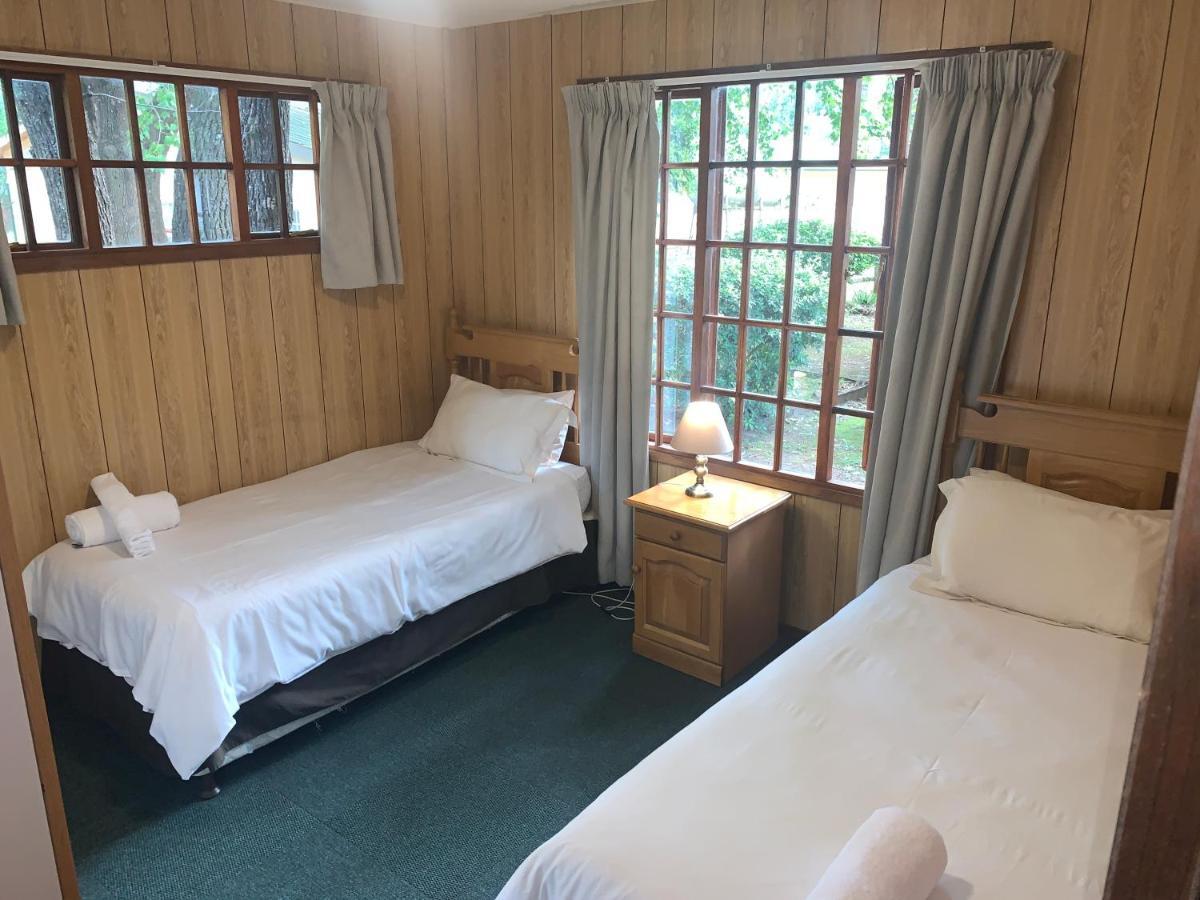 Dragon Peaks Mountain Resort Champagne Valley Exteriör bild